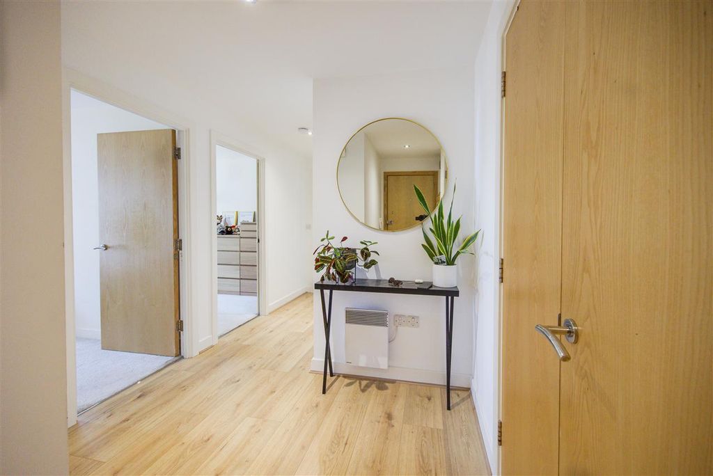 Property photo 2 of 13 Hall