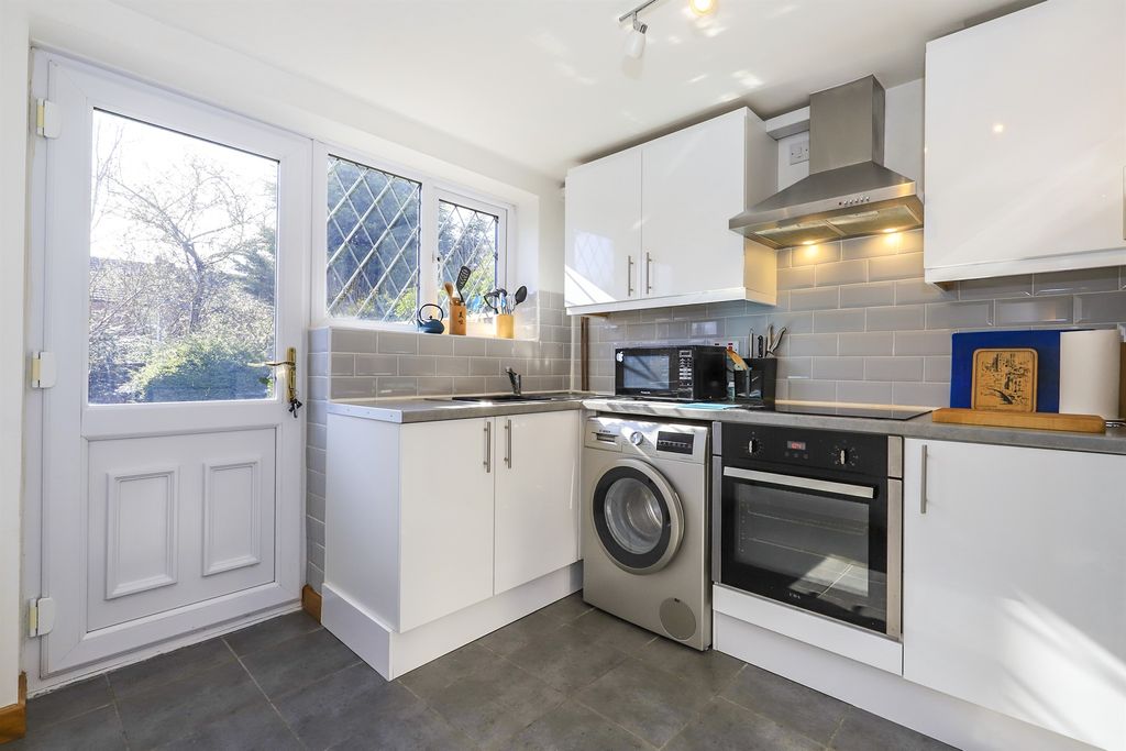 Property photo 3 of 11