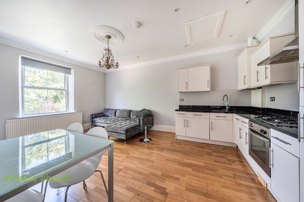 Property photo 3 of 13 Dfa80074-96Fb-4Bf...
