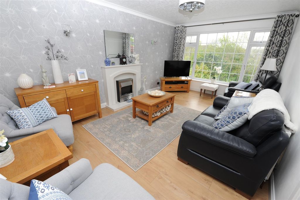Property photo 2 of 38