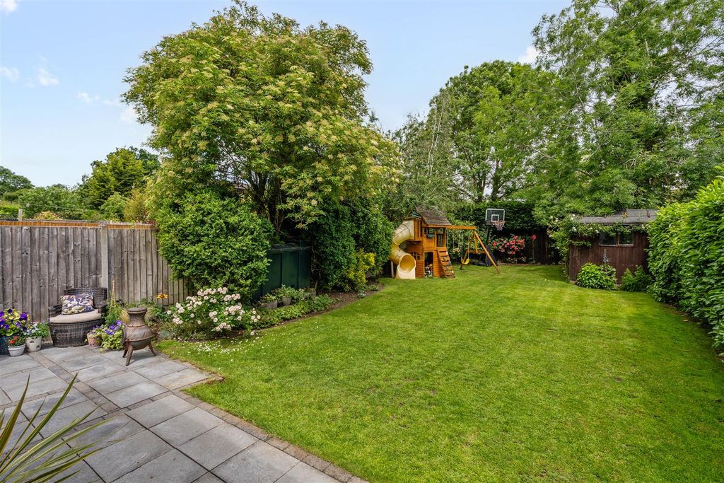 Property photo 2 of 16 10 Kingswood Close_1.Jpg