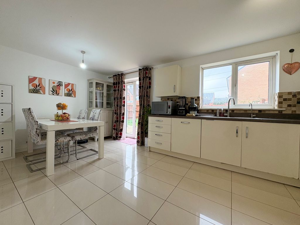 Property photo 2 of 13 Image