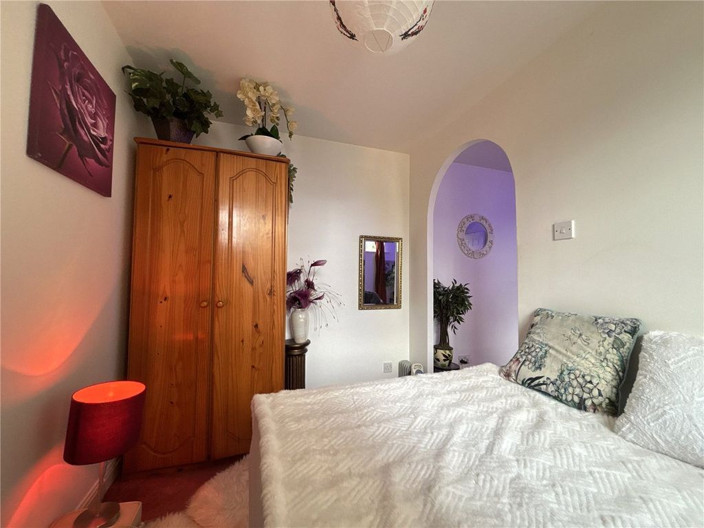 Property photo 2 of 9 Picture No. 21