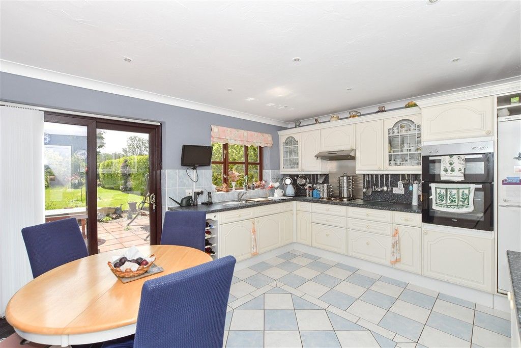 Property photo 3 of 14 Kitchen/Breakfast Room
