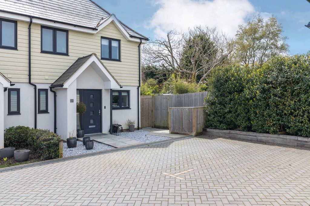 Property photo 1 of 28