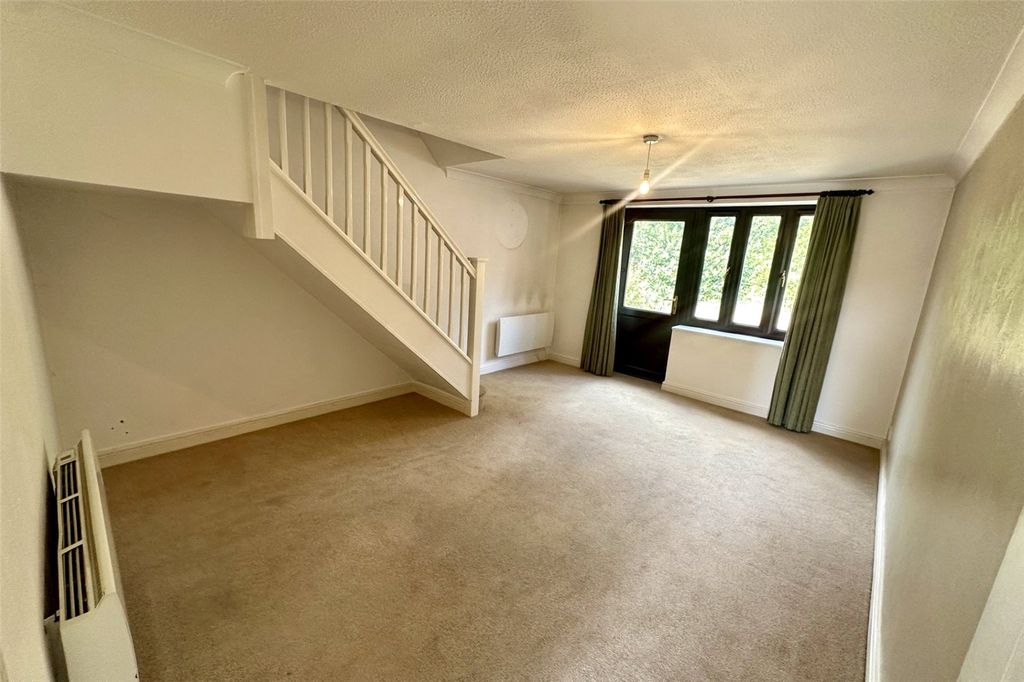 Property photo 2 of 6 Picture No. 11