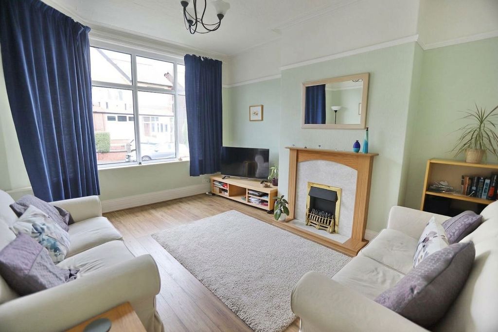 Property photo 3 of 18