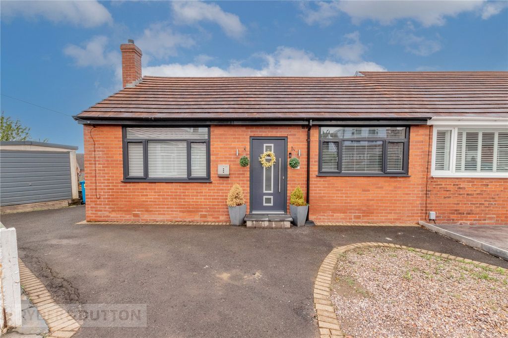 Property photo 1 of 21 External