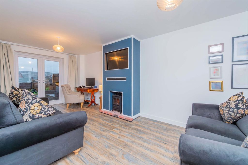 Property photo 3 of 36 Picture No. 18