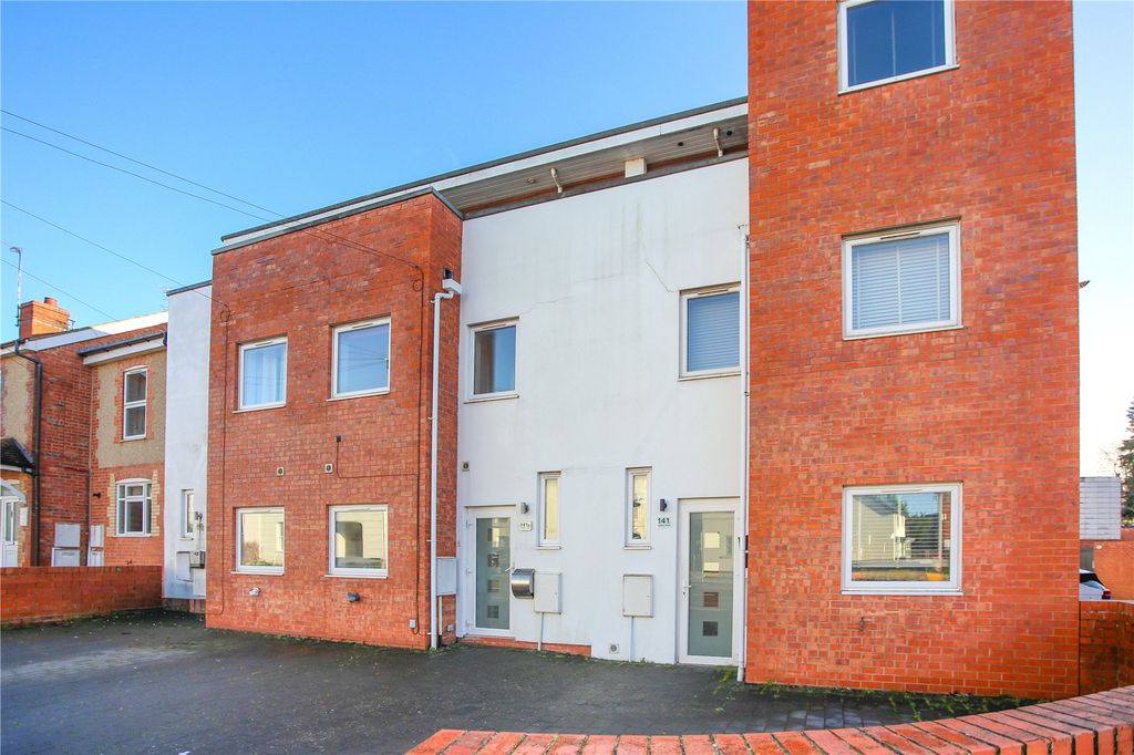 Property photo 2 of 16 Picture No. 13