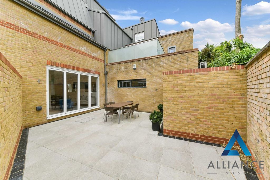 Property photo 3 of 19