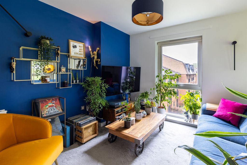Property photo 2 of 16