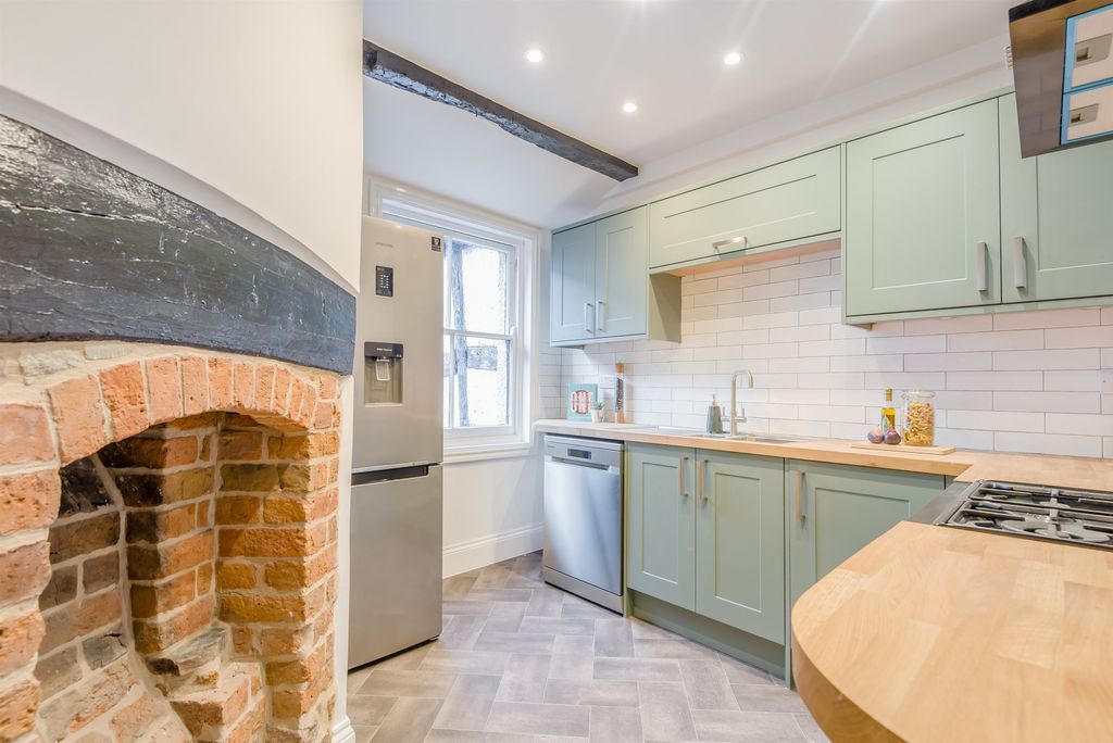 Property photo 2 of 19