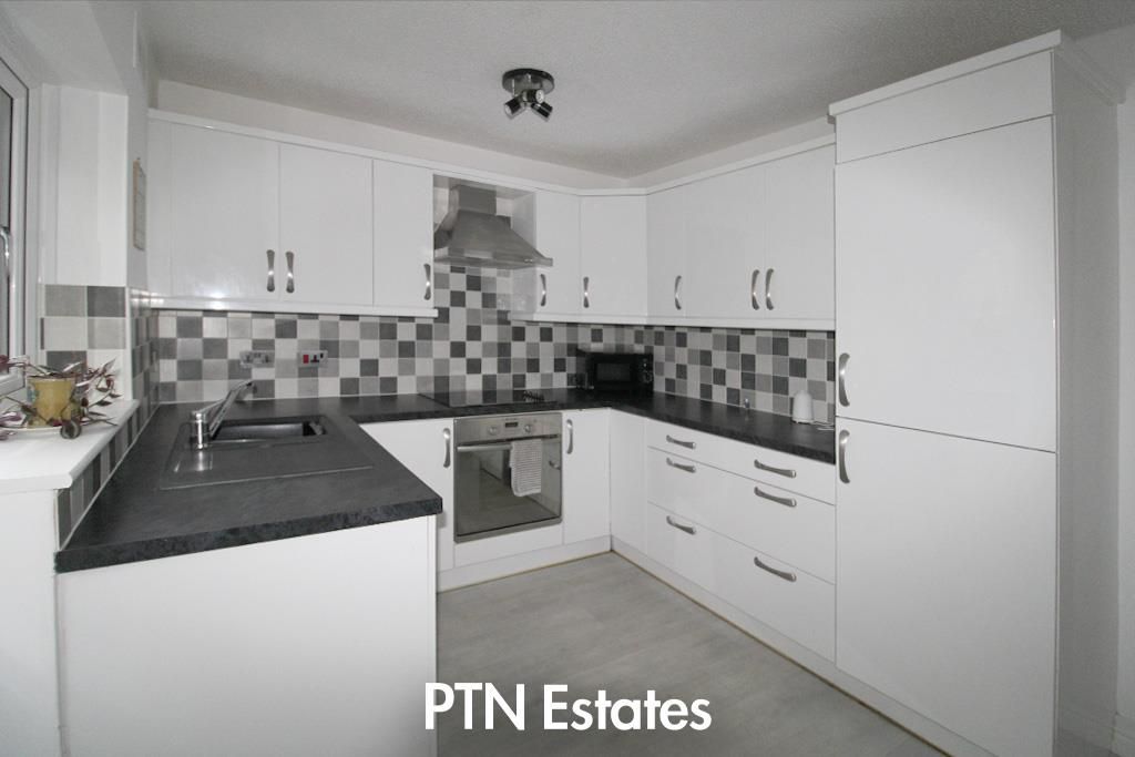 Property photo 2 of 14 Kitchen.Jpg