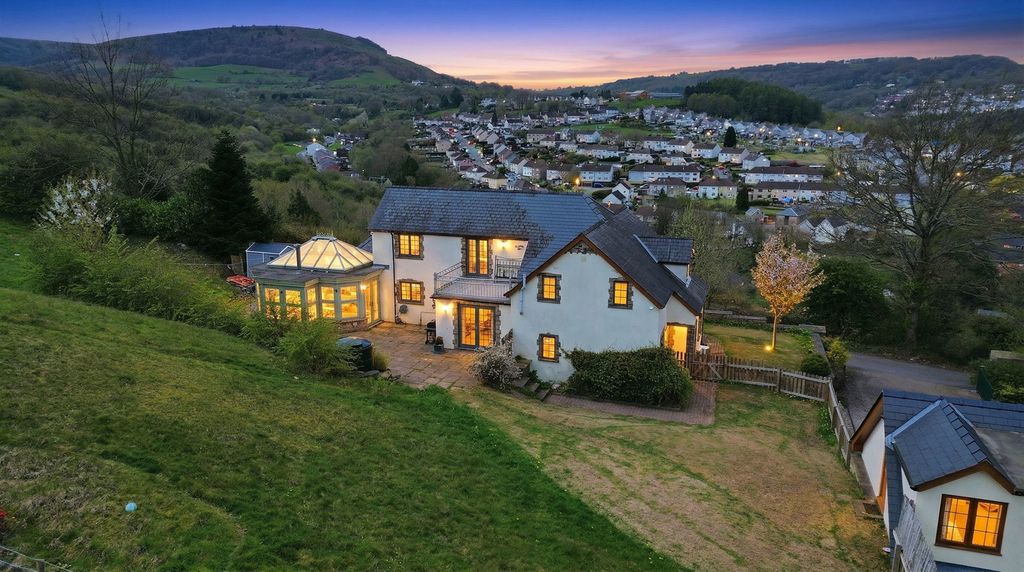 Property photo 2 of 46