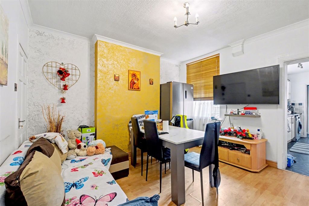 Property photo 3 of 11 Kitchen_2.Jpeg