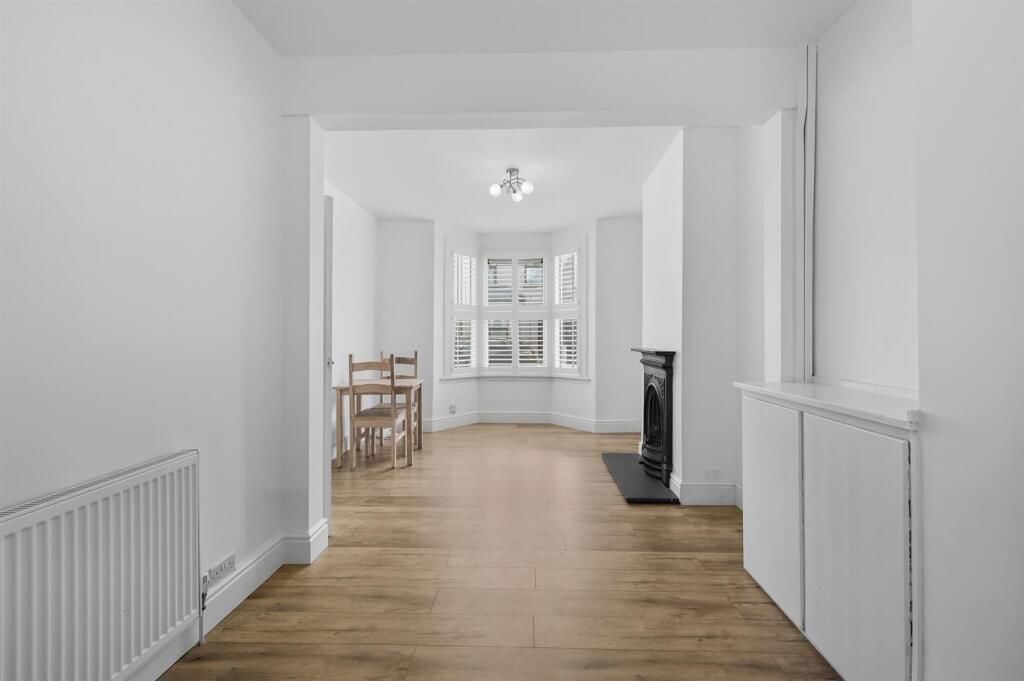 Property photo 3 of 27