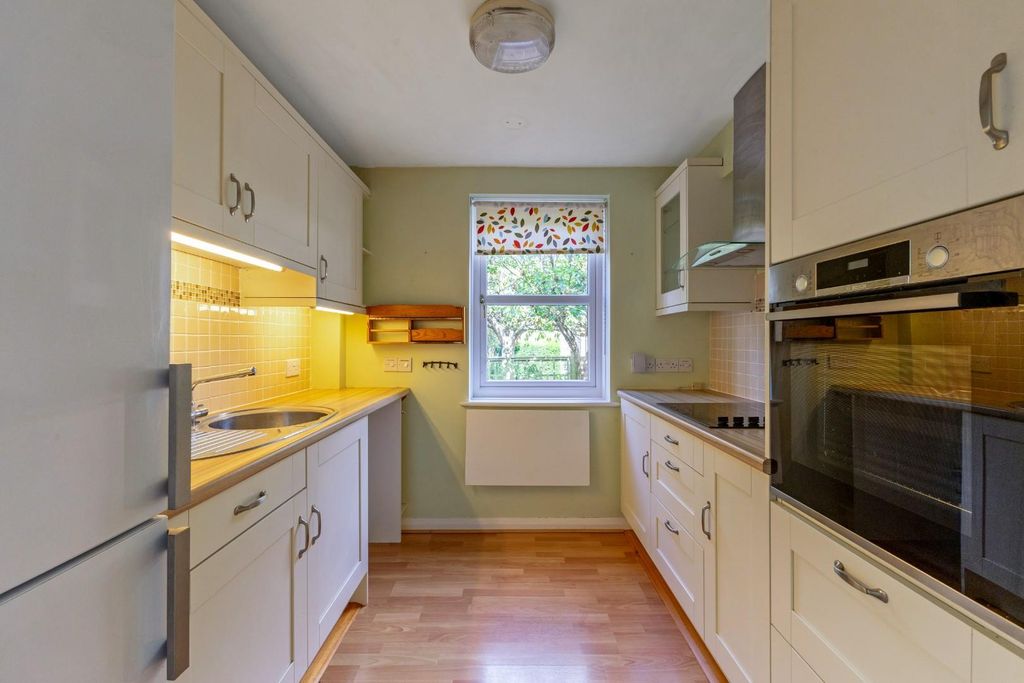 Property photo 2 of 19 Kitchen