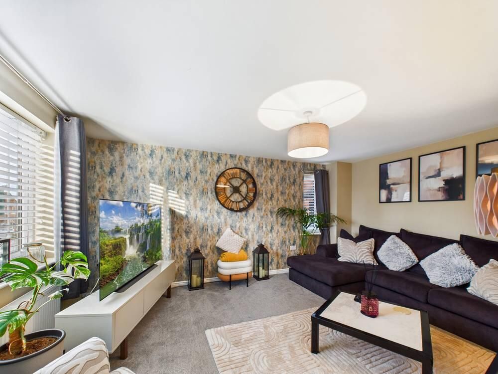 Property photo 2 of 18 Living Room