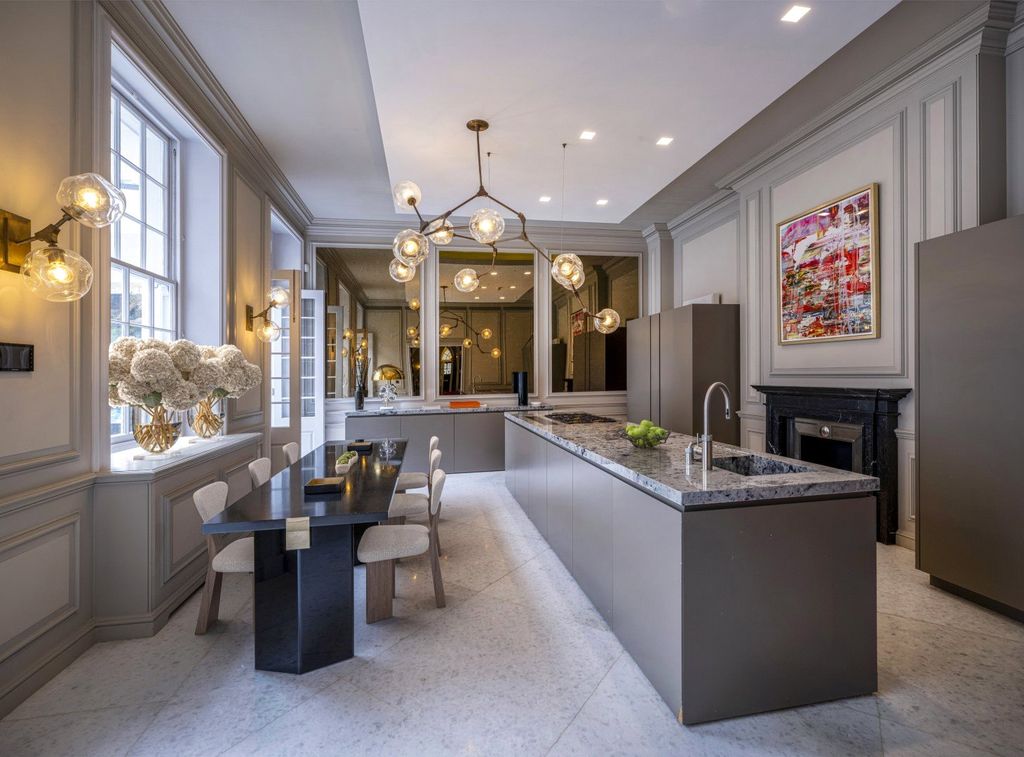 Property photo 3 of 27 Kitchen