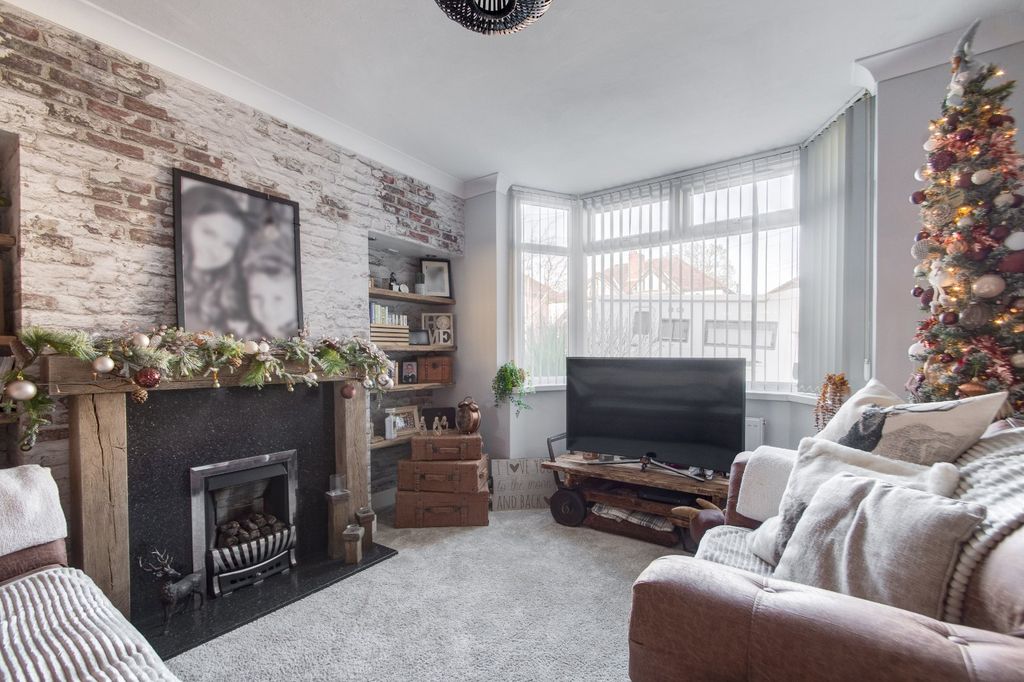 Property photo 2 of 19 Picture No. 09