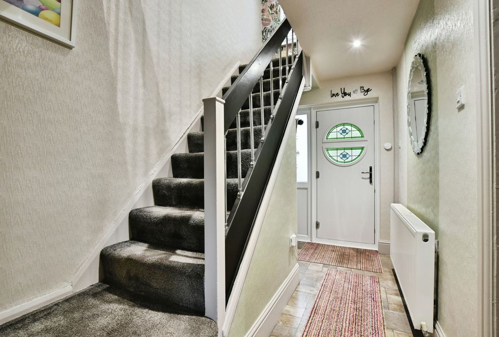 Property photo 2 of 17 Pbox-Img.Jpg