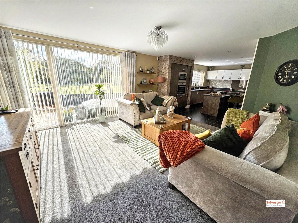 Property photo 3 of 34 Picture No. 45