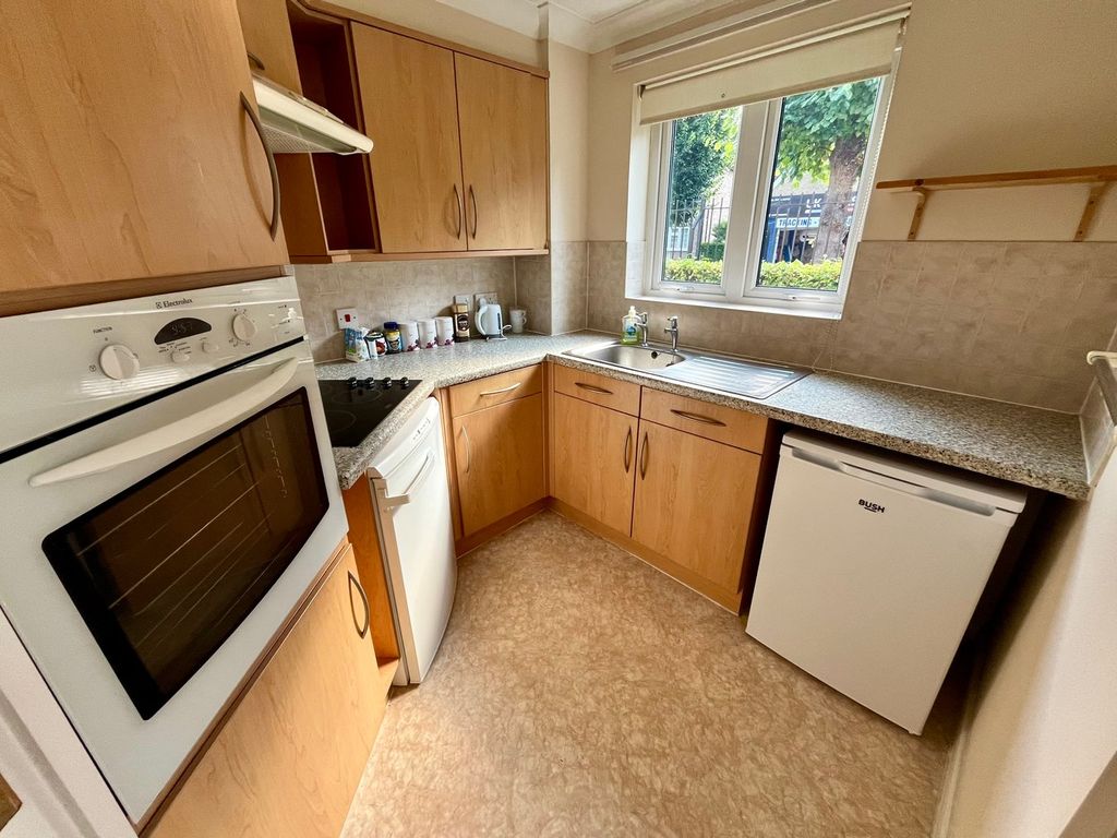 Property photo 2 of 11