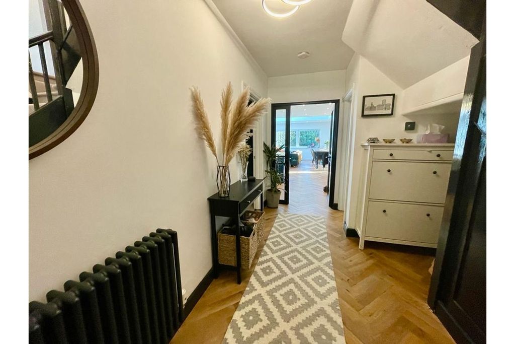 Property photo 2 of 31 Hallway