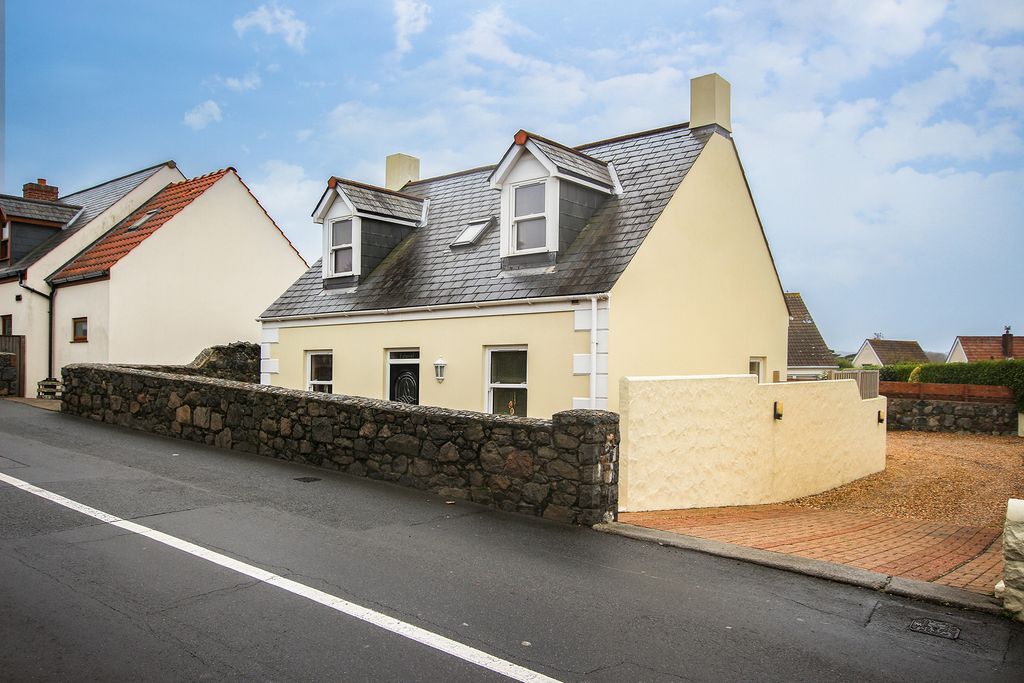 Property photo 1 of 17 Photo 0