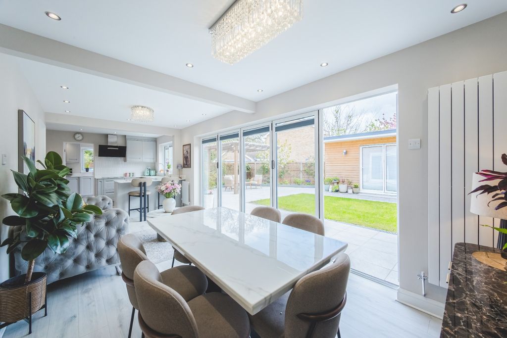 Property photo 3 of 51 4902412