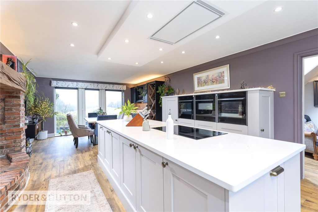 Property photo 2 of 42 Family Kitchye Diner