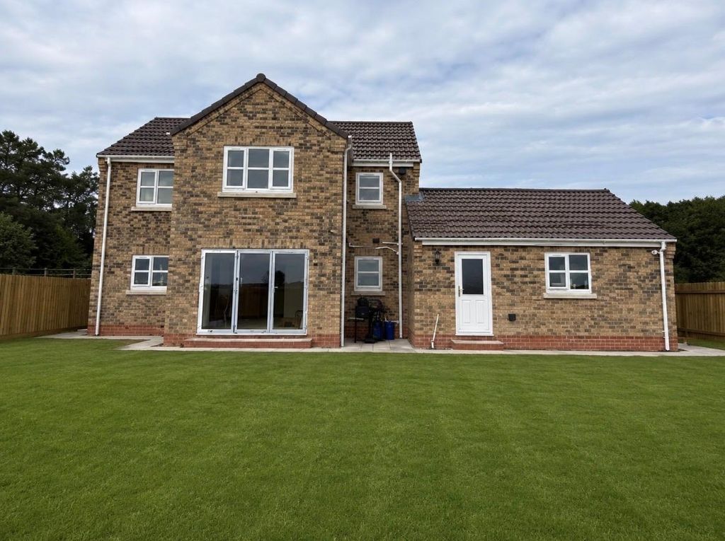 Property photo 2 of 15 5519411