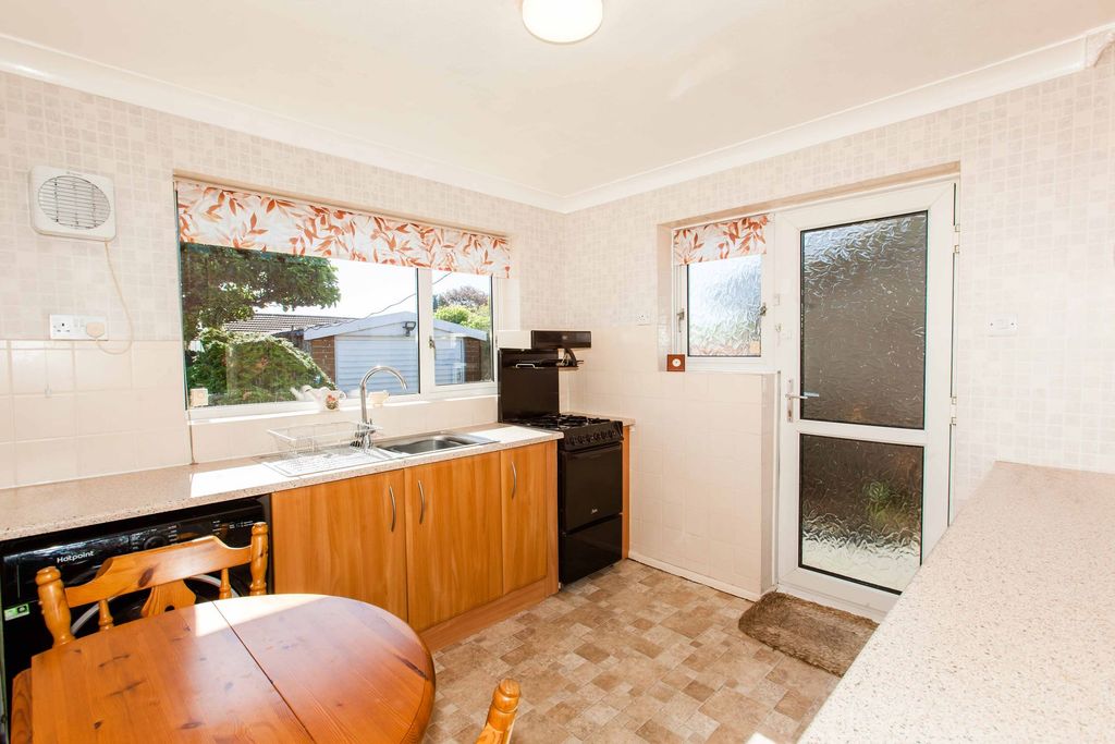 Property photo 2 of 22
