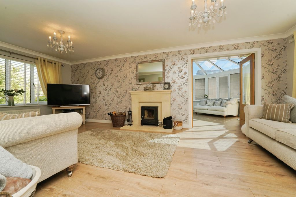 Property photo 2 of 25