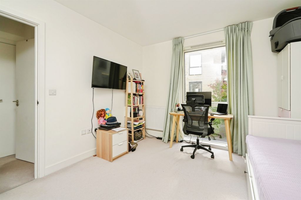 Property photo 3 of 8