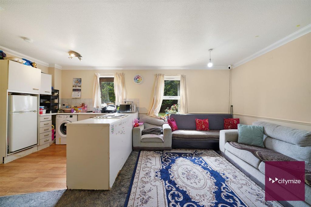 Property photo 1 of 11 Kitchen/Reception Room