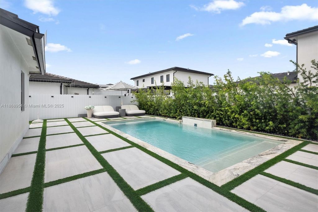 Property photo 2 of 50 <Alttext/>