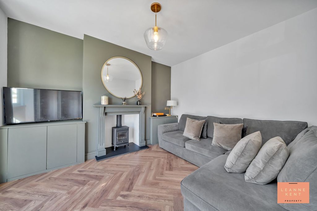 Property photo 3 of 30