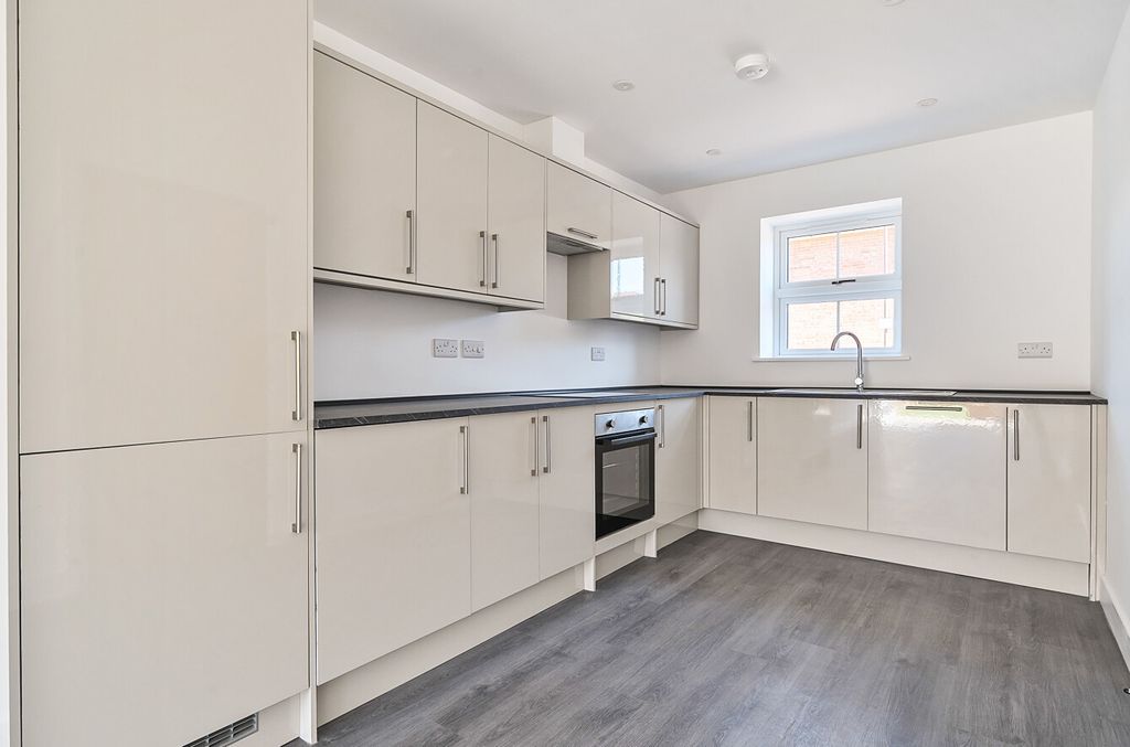 Property photo 3 of 12 1324331-15-6870E0...