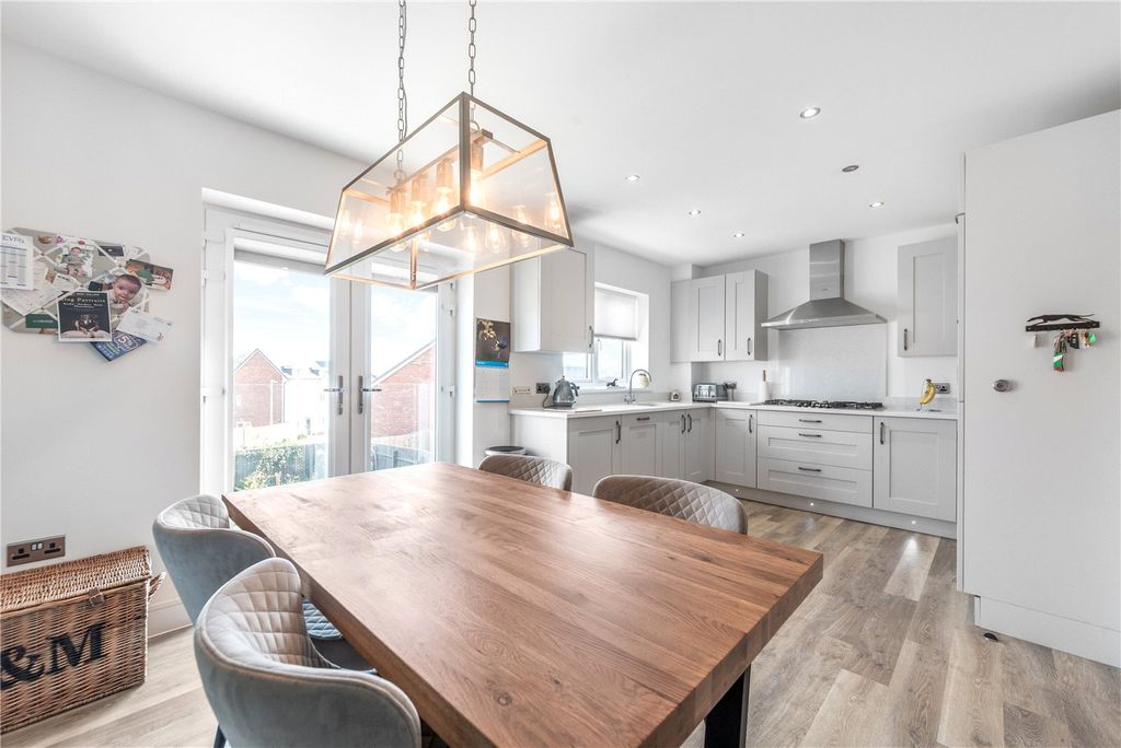 Property photo 2 of 21 Picture No. 22