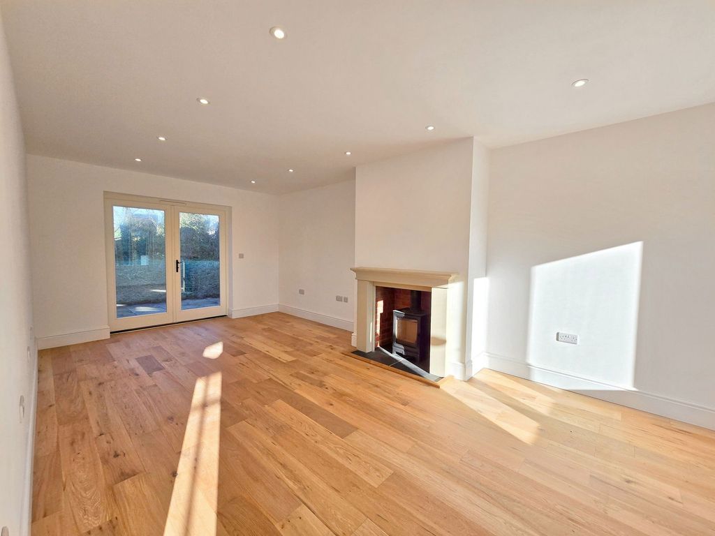 Property photo 3 of 33