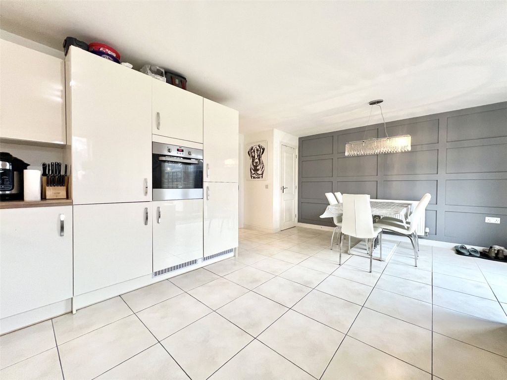 Property photo 3 of 23 Picture No. 02