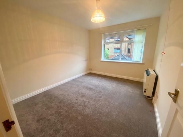 Property photo 2 of 13 Master 1