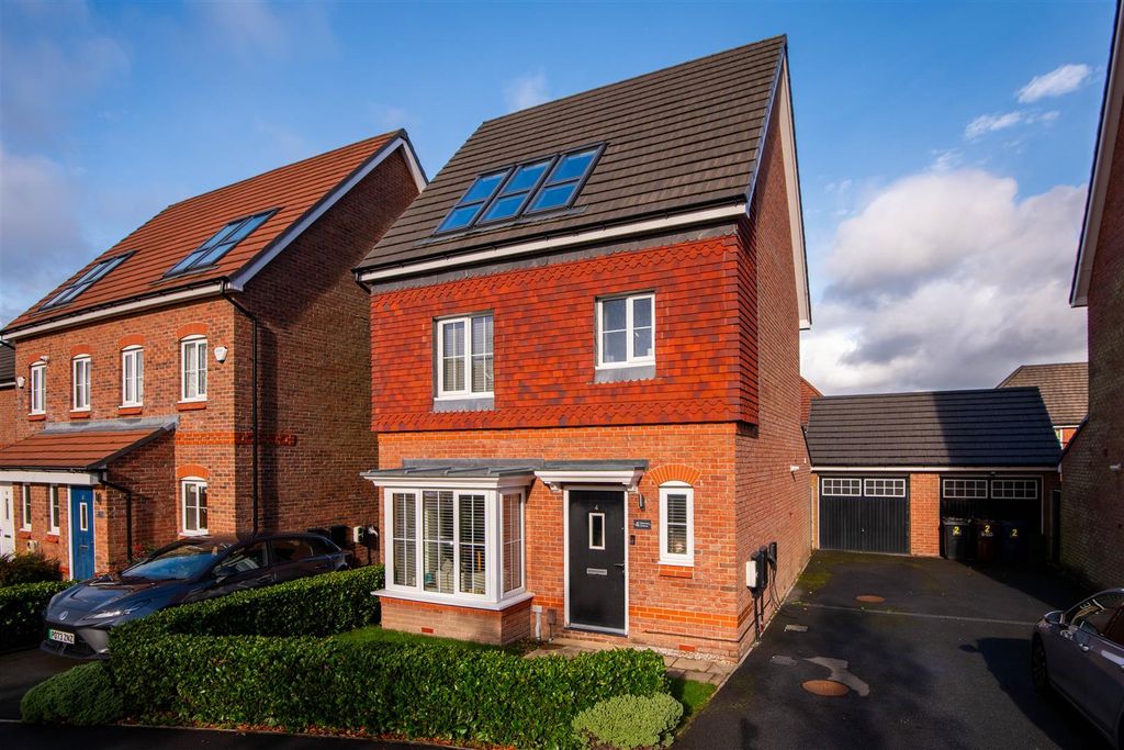 Property photo 1 of 21 Front External