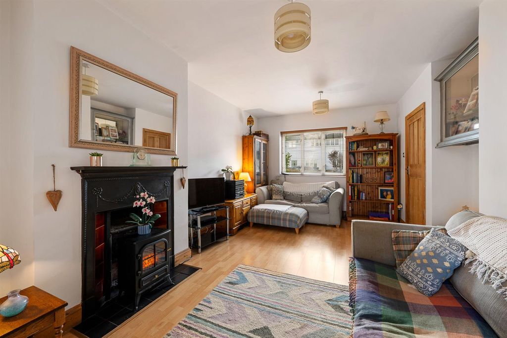 Property photo 3 of 15