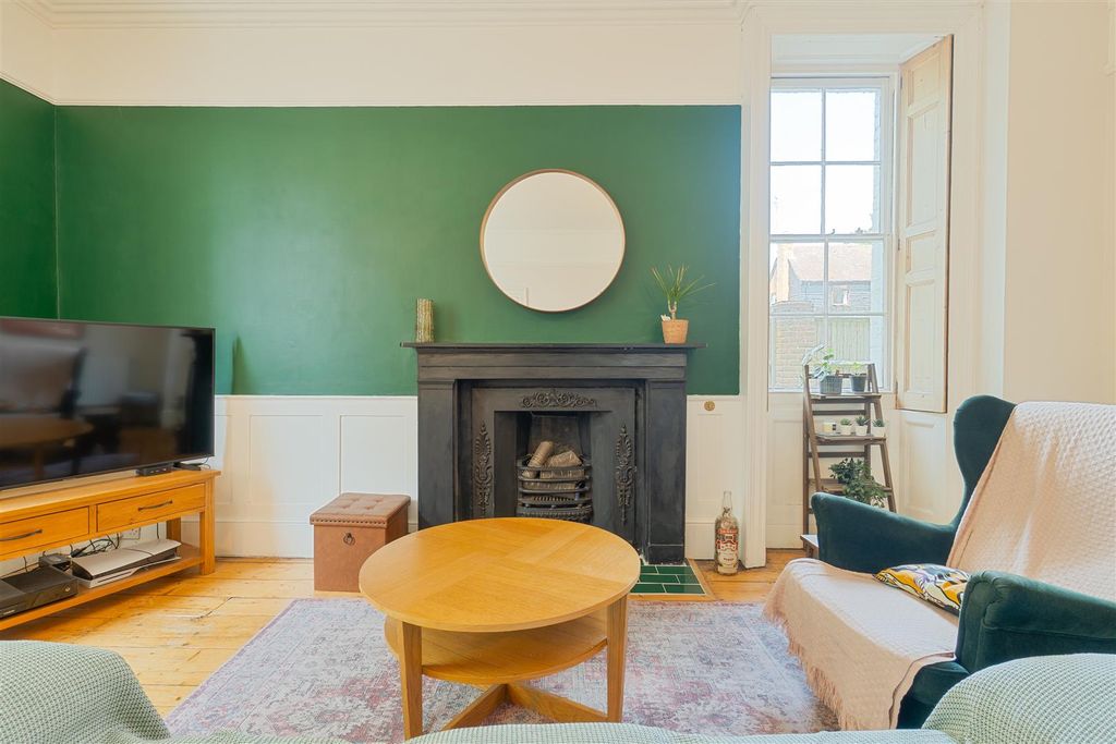 Property photo 3 of 17 Claremont House Wateringbury10.Jpg