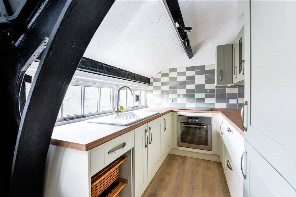 Property photo 2 of 16 Kitchen