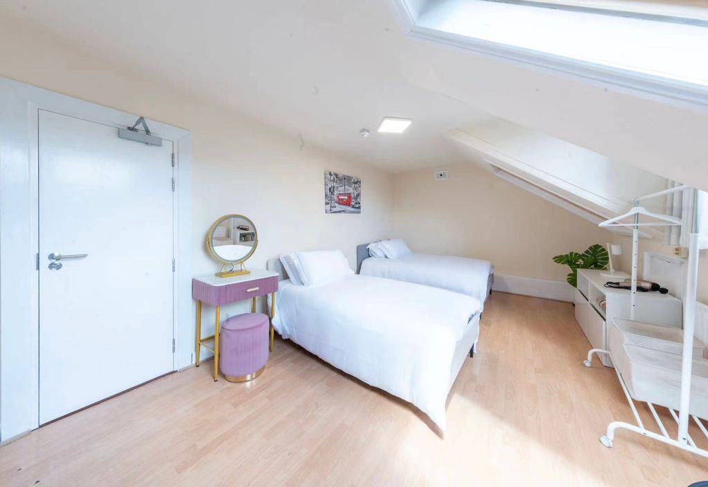 Property photo 1 of 26