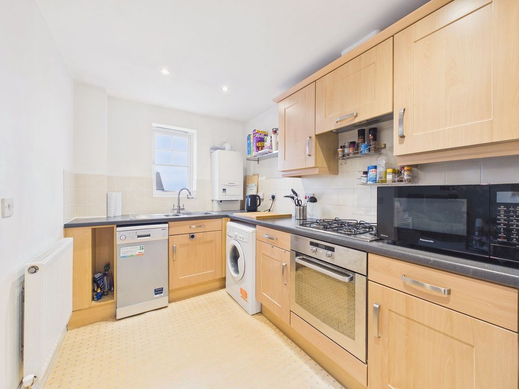 Property photo 2 of 9 Kitchen